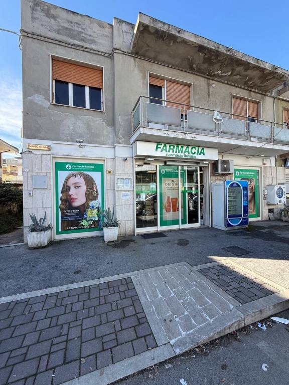 negozio in vendita a Pescara in zona Duca degli Abruzzi