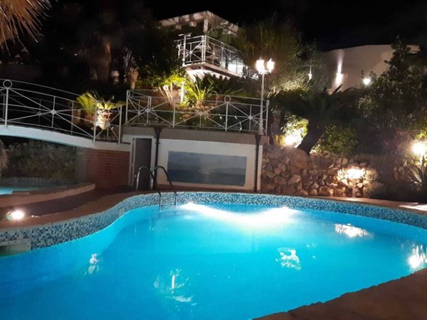 casa indipendente in vendita a Pescara in zona Porta Nuova