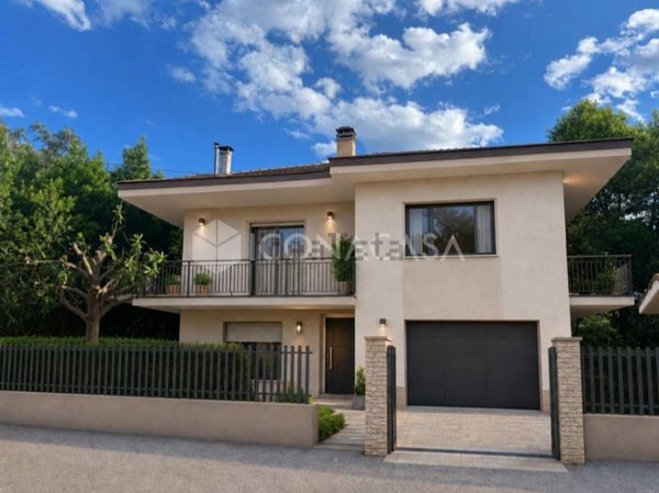 casa indipendente in vendita a Pescara in zona Ospedale