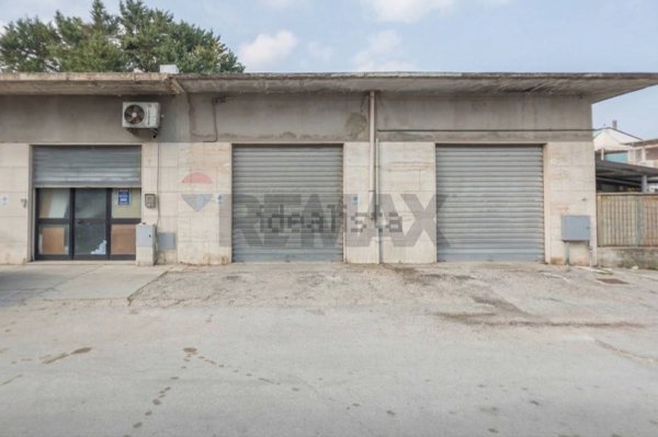 locale di sgombero in vendita a Pescara