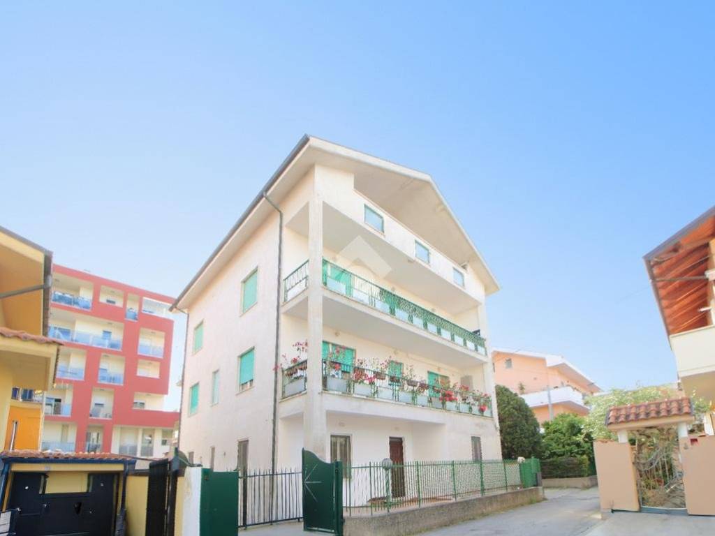 appartamento in vendita a Pescara in zona San Silvestro Spiaggia