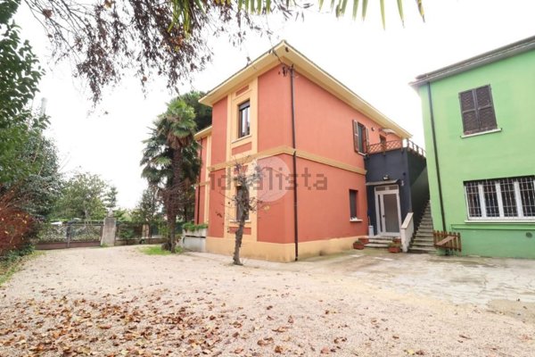 casa indipendente in vendita a Pescara