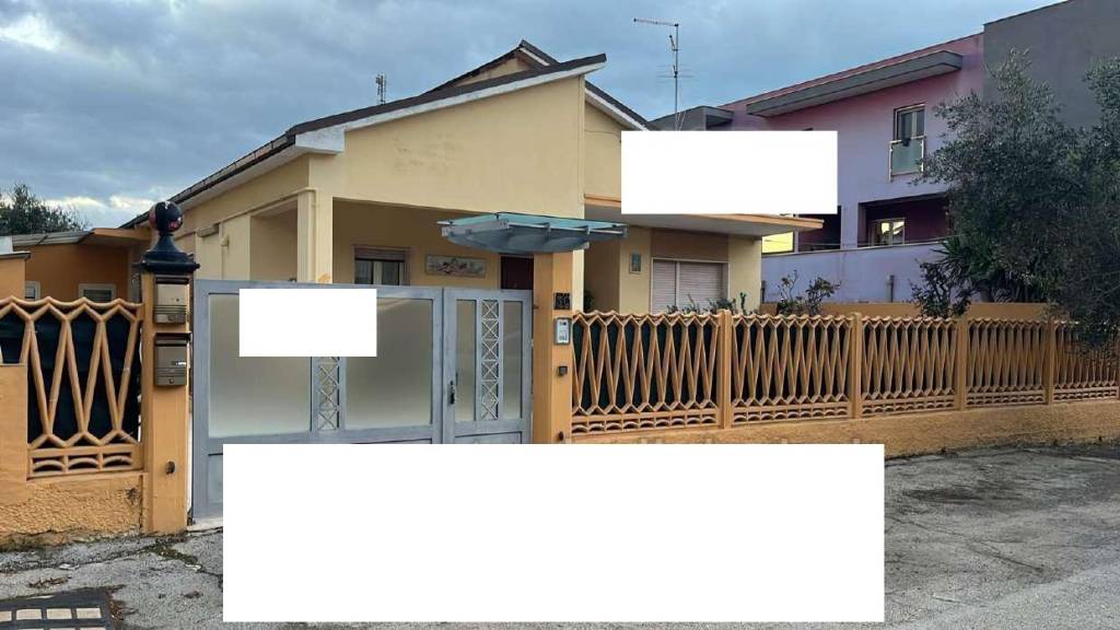 casa indipendente in vendita a Pescara in zona San Silvestro Spiaggia