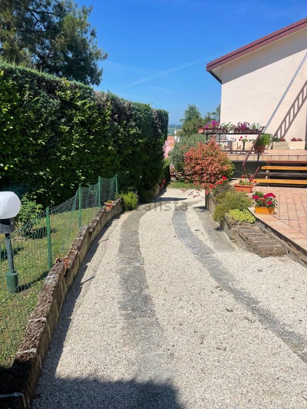 casa indipendente in vendita a Pescara