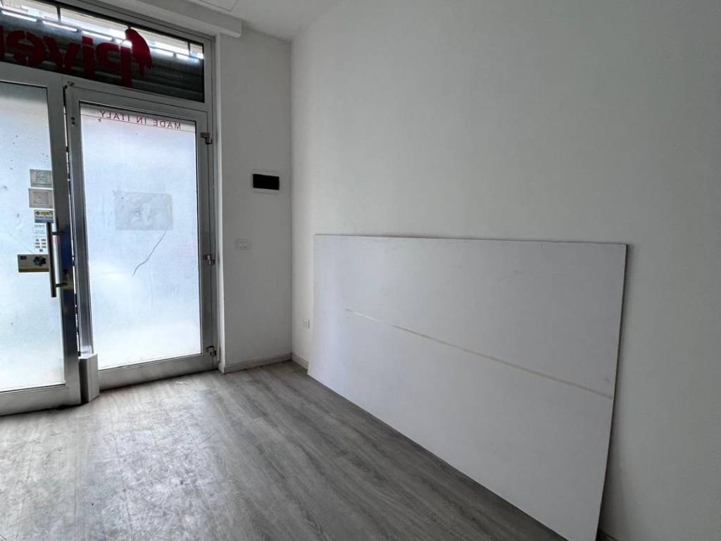 negozio in vendita a Pescara