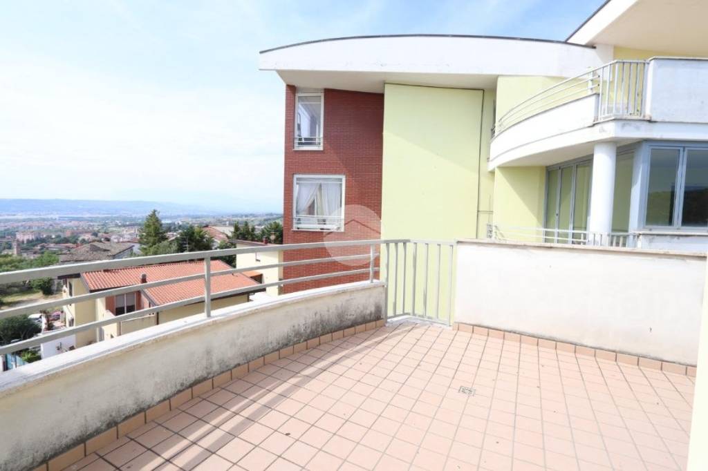 appartamento in vendita a Pescara in zona Colle Innamorati