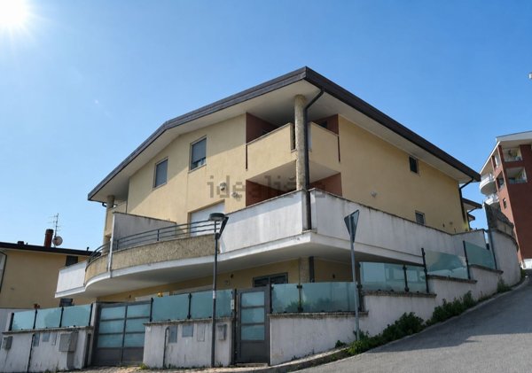 casa indipendente in vendita a Pescara in zona Centro Città