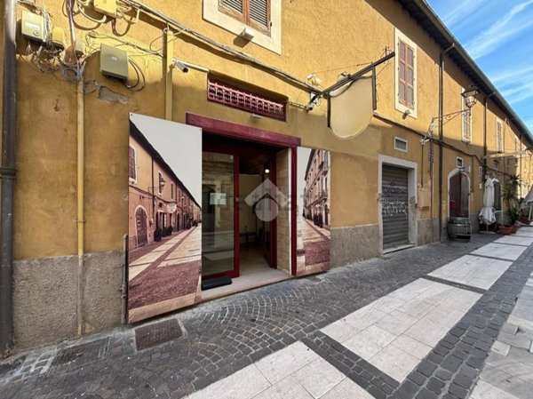 negozio in vendita a Pescara