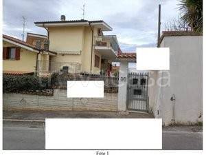 casa indipendente in vendita a Pescara in zona Colle Scorrano