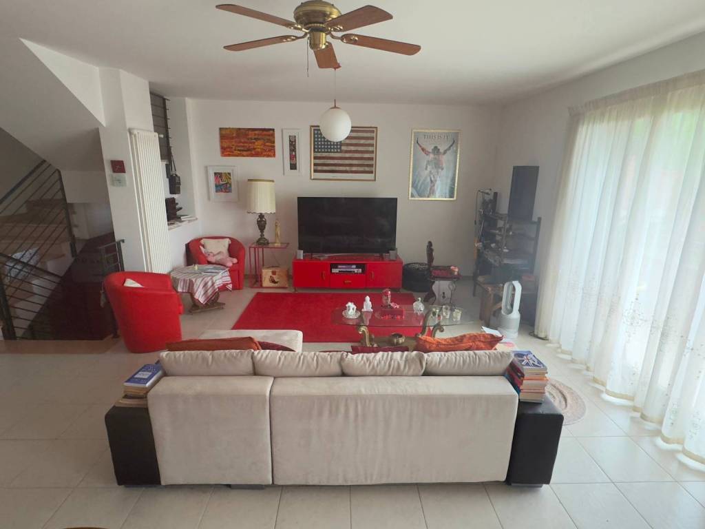 casa indipendente in vendita a Pescara in zona Ospedale