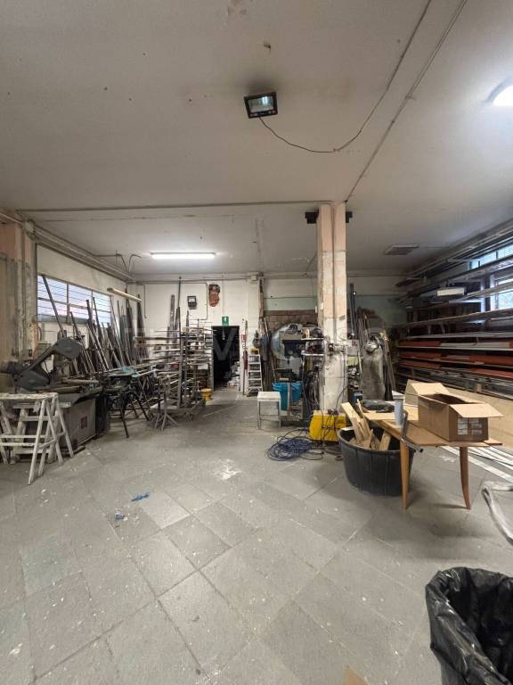 locale commerciale in vendita a Pescara in zona Colle Innamorati