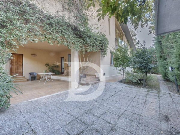 casa indipendente in vendita a Pescara in zona Ospedale