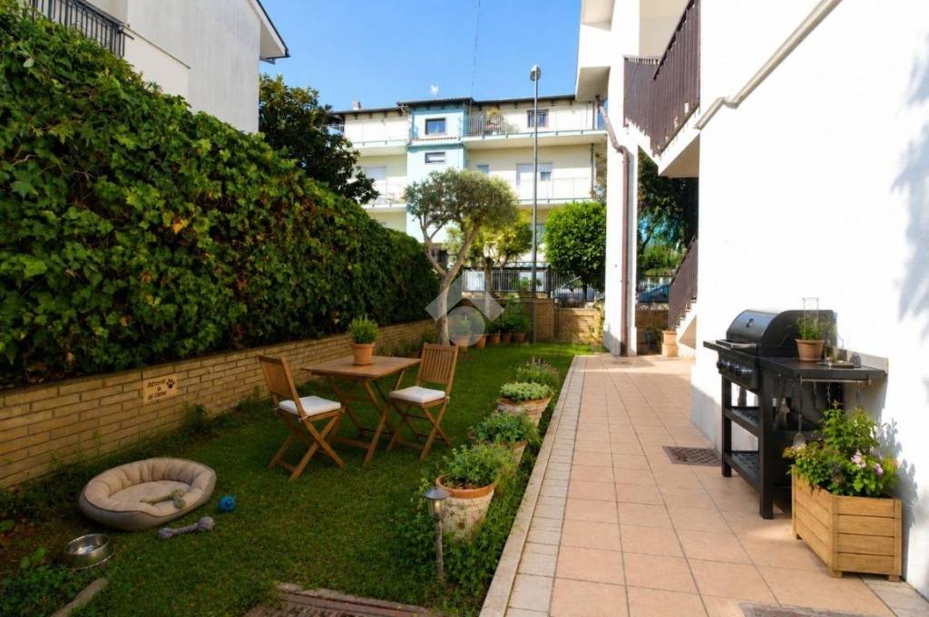 casa indipendente in vendita a Pescara in zona Colle Innamorati