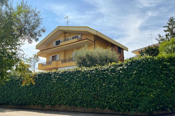 casa indipendente in vendita a Pescara in zona Castellammare