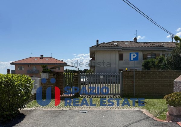 casa indipendente in vendita a Pescara in zona Colli Madonna