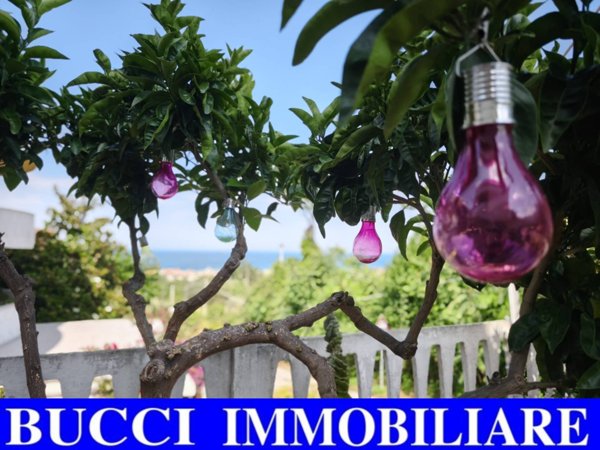 casa indipendente in vendita a Pescara in zona Castellammare