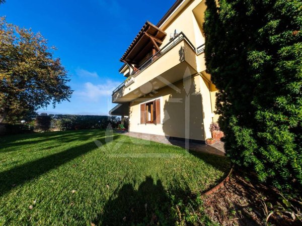 casa indipendente in vendita a Pescara in zona Ospedale