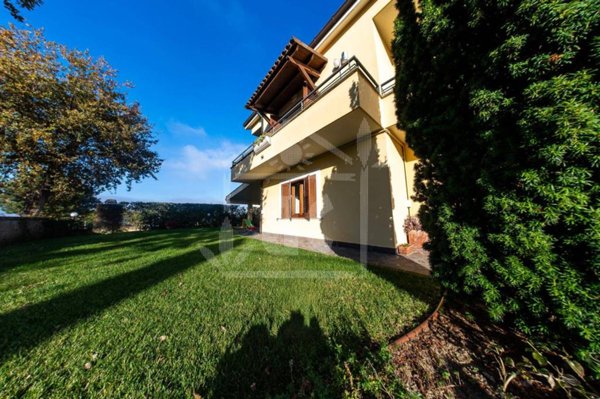 casa indipendente in vendita a Pescara in zona Colle Scorrano