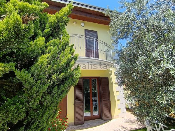 casa indipendente in vendita a Pescara in zona Colle Scorrano
