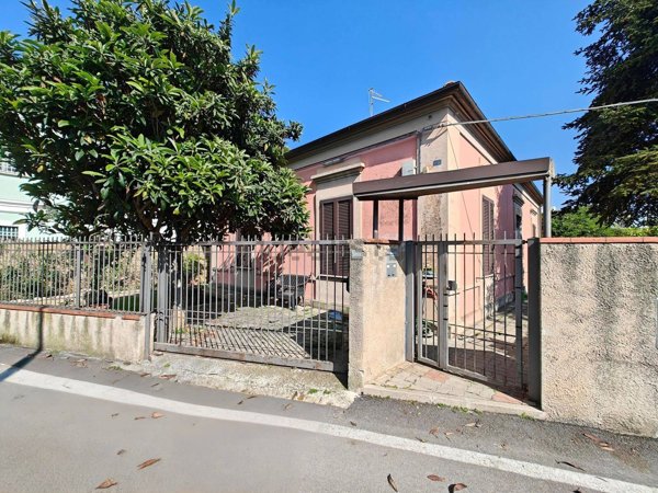 casa indipendente in vendita a Pescara in zona Castellammare