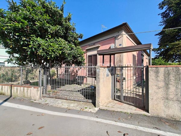 casa indipendente in vendita a Pescara in zona Duca degli Abruzzi