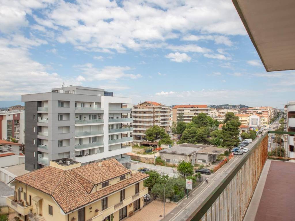 appartamento in vendita a Pescara in zona Porta Nuova