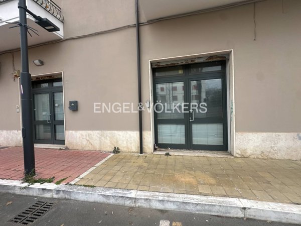 locale commerciale in vendita a Pescara in zona Porta Nuova