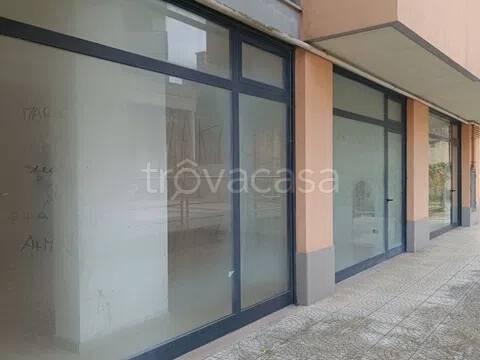 negozio in vendita a Pescara in zona Colle Innamorati
