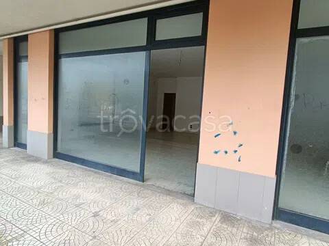 negozio in vendita a Pescara in zona Colle Innamorati