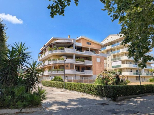 appartamento in vendita a Pescara in zona San Silvestro Spiaggia