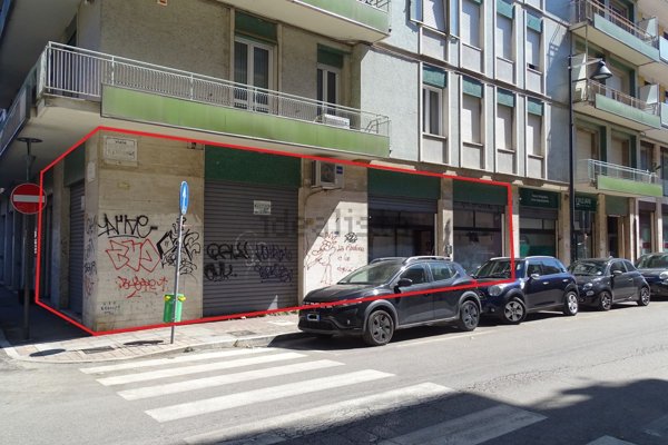 locale commerciale in vendita a Pescara