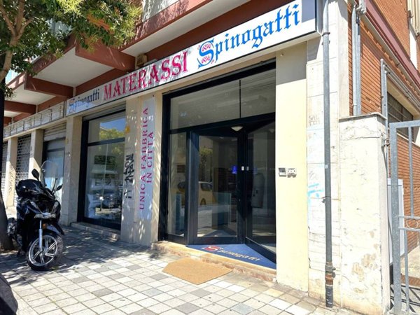 negozio in vendita a Pescara in zona Porta Nuova