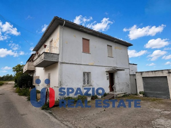 casa indipendente in vendita a Pescara in zona Madonna del Fuoco
