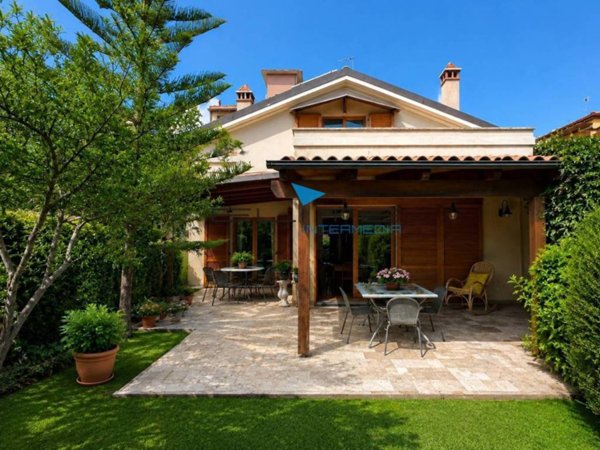 casa indipendente in vendita a Pescara