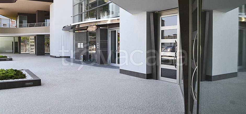 negozio in vendita a Pescara in zona Centro Città