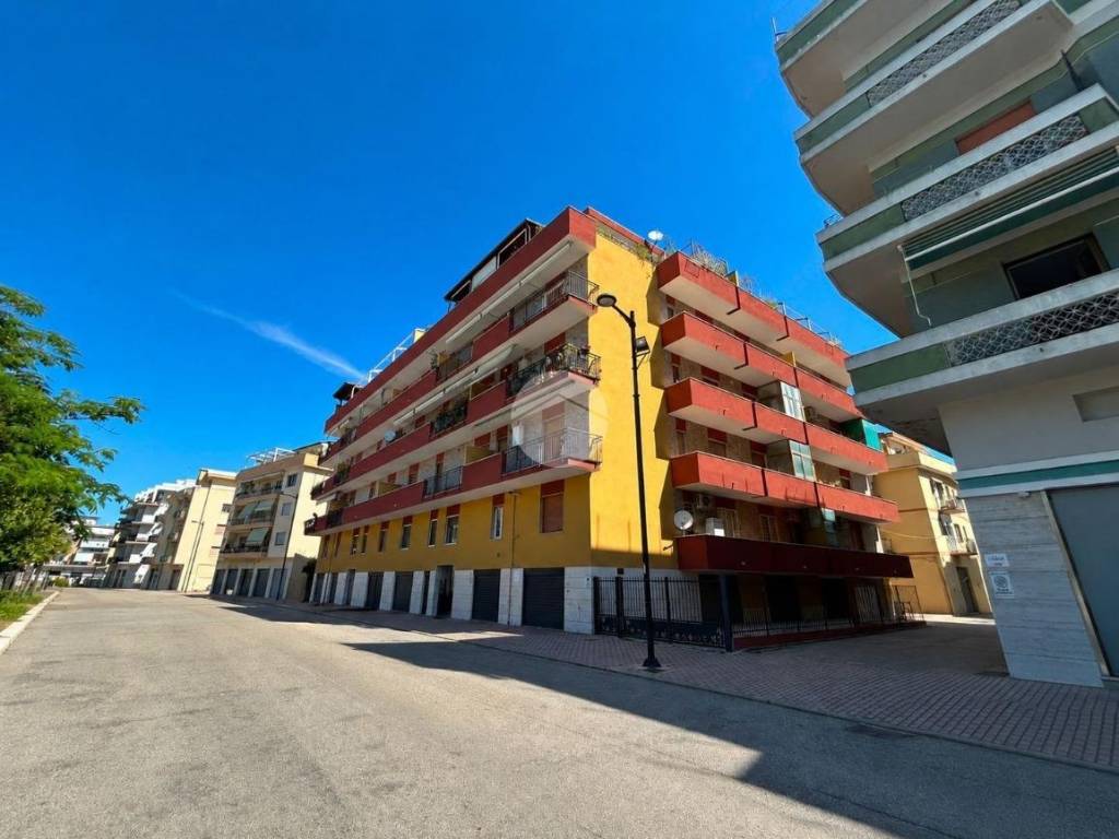 appartamento in vendita a Pescara in zona Porta Nuova
