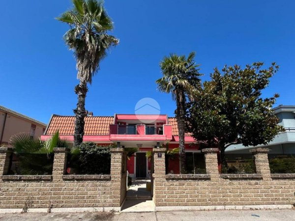 casa indipendente in vendita a Pescara in zona Madonna del Fuoco