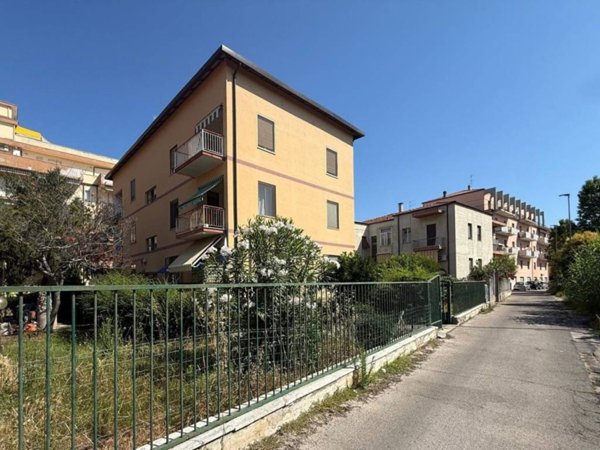 appartamento in vendita a Pescara in zona Porta Nuova