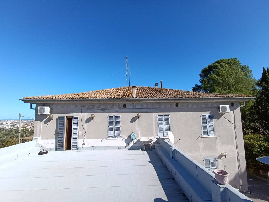 casa indipendente in vendita a Pescara in zona Fontanelle