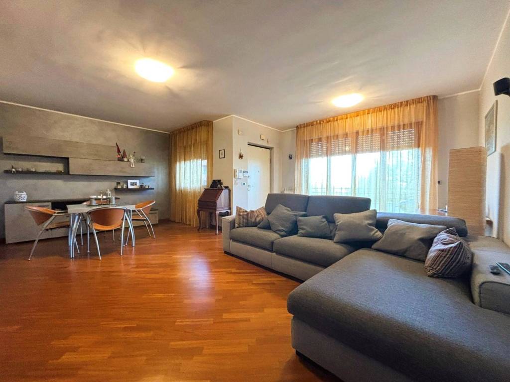 casa indipendente in vendita a Pescara in zona Colle di Mezzo