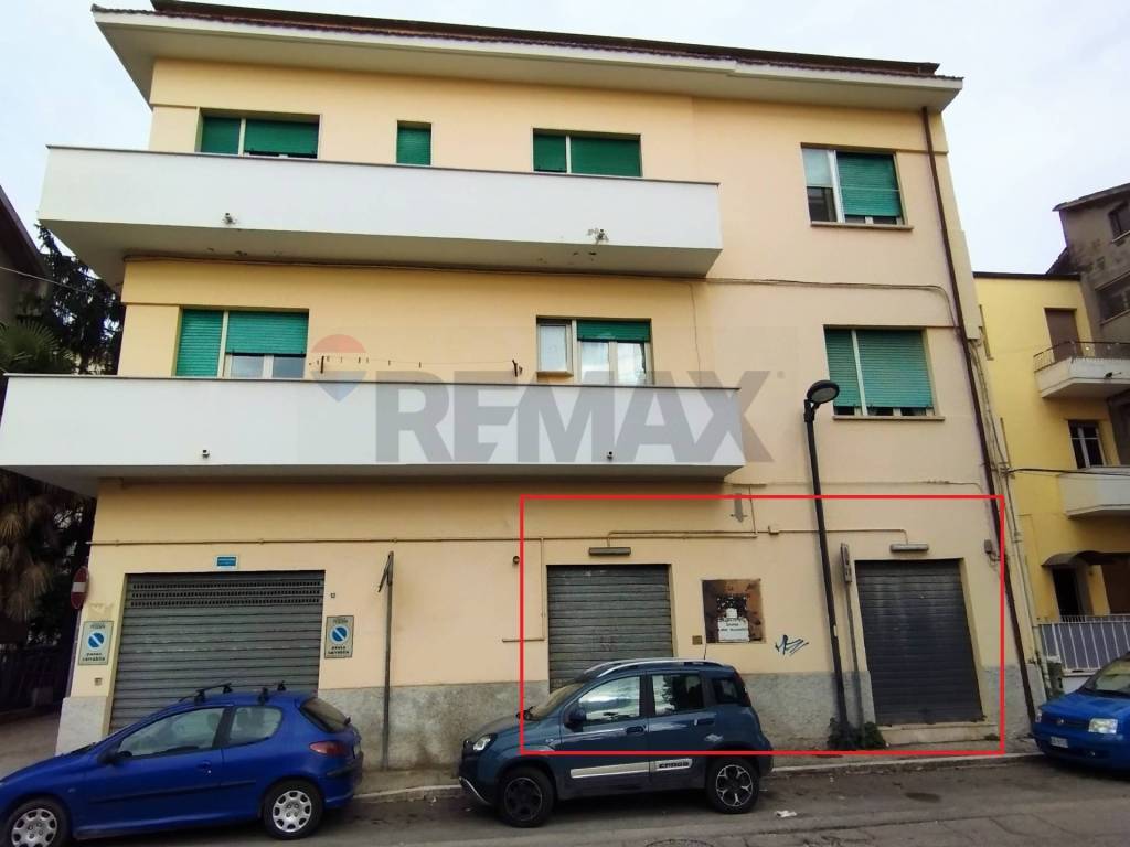 negozio in vendita a Pescara in zona Ospedale