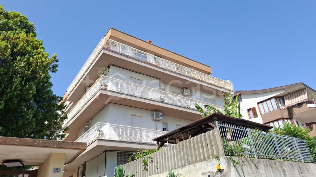 appartamento in vendita a Pescara in zona Pineta