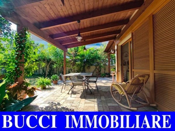 casa indipendente in vendita a Pescara in zona Ospedale