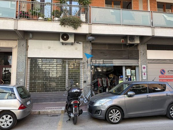 locale commerciale in vendita a Pescara in zona Centro Città
