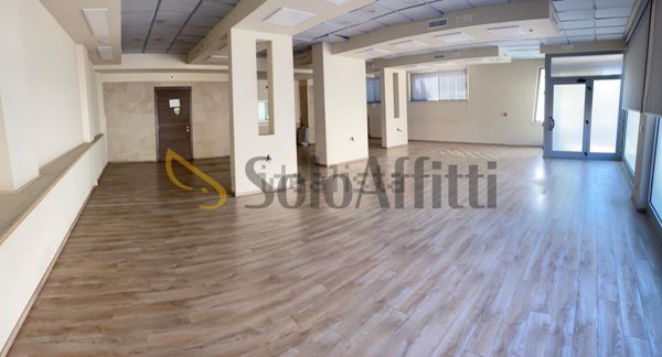 ufficio in vendita a Pescara in zona Centro Città