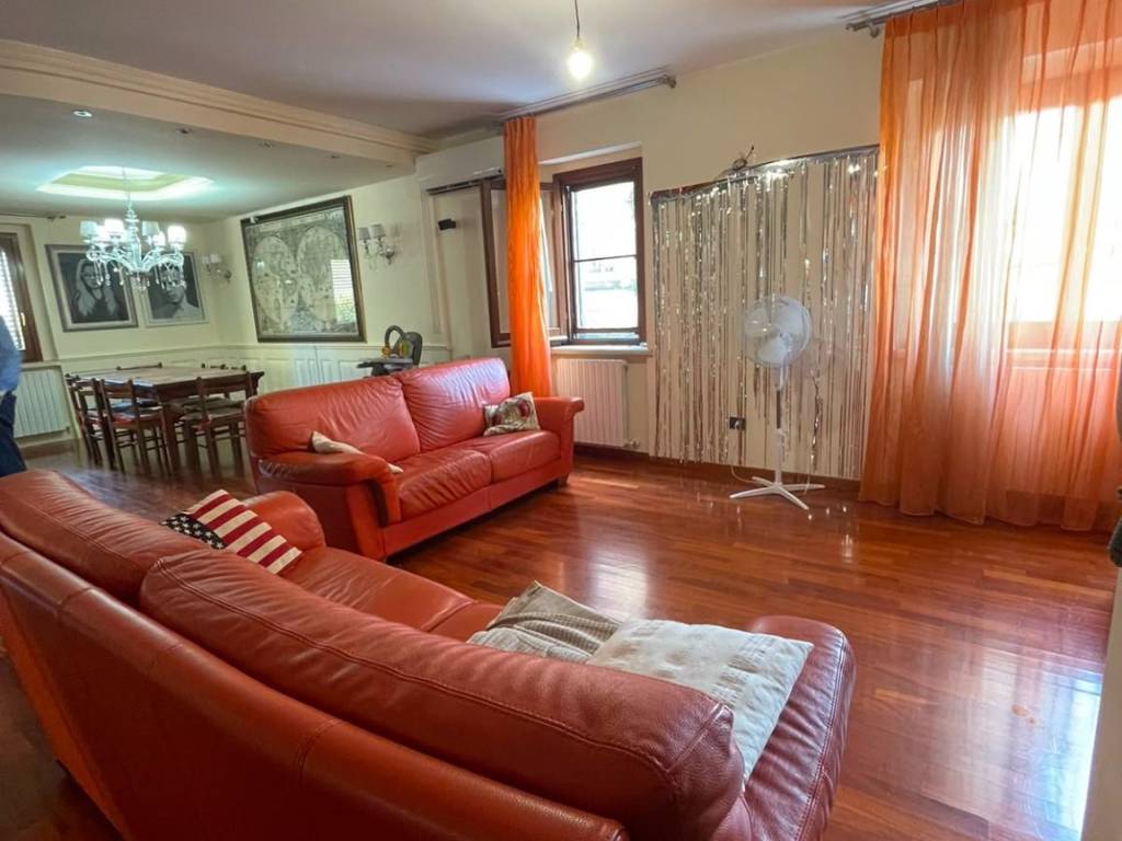 casa indipendente in vendita a Pescara in zona Porta Nuova
