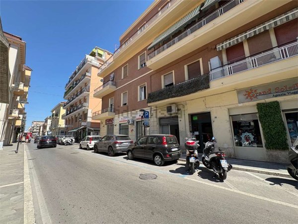 locale commerciale in vendita a Pescara in zona Centro Città