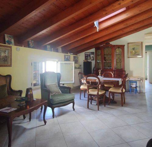 casa indipendente in vendita a Pescara in zona Ospedale