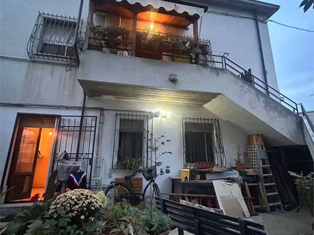 casa indipendente in vendita a Pescara in zona Ospedale