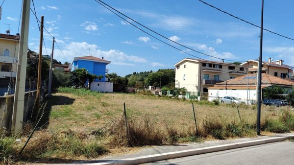 terreno in vendita a Pescara in zona Castellammare